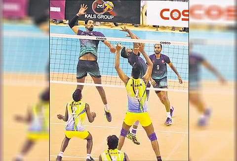 தேசிய சீனியர் கைப்பந்து: இறுதிப்போட்டியில் தமிழக அணி