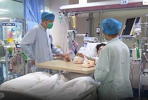 72 மணிநேரம் பெண்ணின் இதயத்துடிப்பை நிறுத்தி வைத்து சாதனை படைத்த மருத்துவர்கள்