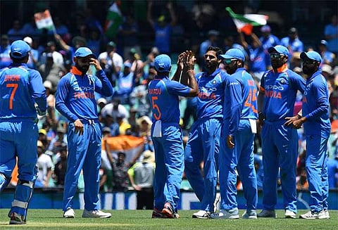 இந்தியாவிற்கு எதிரான முதல் ஒருநாள் போட்டி ஆஸ்திரேலியா 3 விக்கெட் இழப்பிற்கு 164 ரன்கள்