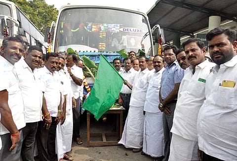 செய்யாறு, வந்தவாசியில் இருந்து புதிய பஸ்கள் போக்குவரத்து அமைச்சர் தொடங்கி வைத்தார்