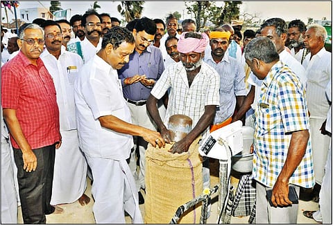 நாகை மாவட்டத்தில் 18-ந்தேதி 49 நெல் கொள்முதல் நிலையங்கள் திறப்பு அமைச்சர் ஓ.எஸ். மணியன் தகவல்