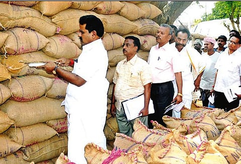 திருவாரூர் மாவட்டத்தில் 536 நெல் கொள்முதல் நிலையங்கள் திறக்கப்பட்டுள்ளன அமைச்சர் காமராஜ் தகவல்