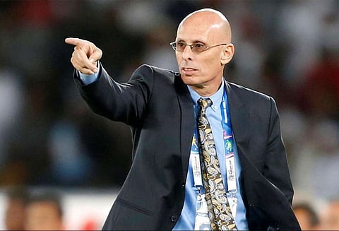 ஆசிய கோப்பை கால்பந்து போட்டியில் இருந்து வெளியேற்றம் - இந்திய அணியின் பயிற்சியாளர் ராஜினாமா