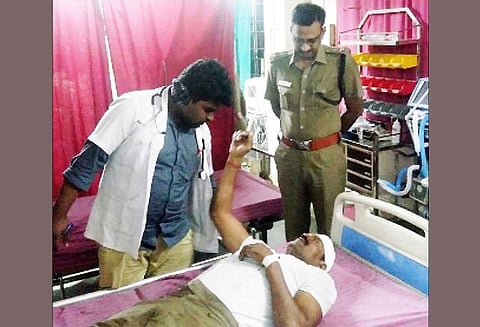 திருக்கோவிலூரில் பரபரப்பு: நள்ளிரவில் வீடு புகுந்து சிறுமிக்கு பாலியல் தொல்லை கொடுத்த வாலிபர்கள் - பிடிக்க முயன்ற போலீஸ்காரர் மீது கொலை வெறி தாக்குதல்