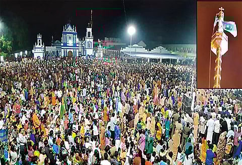 கோணான்குப்பம் பெரியநாயகி அன்னை ஆலய பெருவிழா - கொடியேற்றத்துடன் தொடங்கியது