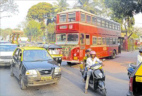 மும்பையில் 9 நாட்களாக நீடித்த வேலை நிறுத்தம் வாபஸ் : பெஸ்ட் பஸ்கள் ஓடத்தொடங்கின