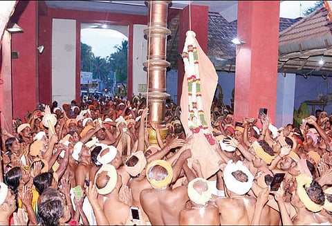 சாமித்தோப்பு அய்யா வைகுண்டசாமி தலைமைப்பதியில் தை திருவிழா தொடங்கியது - கொடியேற்ற நிகழ்ச்சியில் திரளான பக்தர்கள் பங்கேற்பு