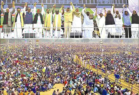 கொல்கத்தாவில் பிரமாண்ட மாநாடு: நாடாளுமன்ற தேர்தலில் பா.ஜனதாவுக்கு எதிராக 22 எதிர்க்கட்சி தலைவர்கள் திரண்டனர் - மோடி மீது கடும் தாக்கு