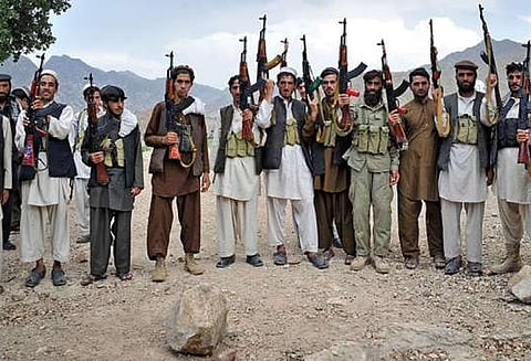 ஆப்கானிஸ்தானில் ராணுவ தளம் மீது தலீபான் தீவிரவாதிகள் தாக்குதல்; 12 பேர் பலி