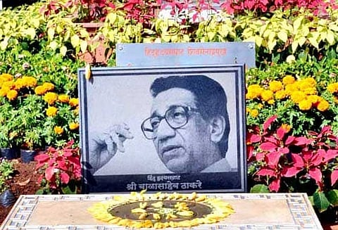பால்தாக்ரே நினைவிடம் கட்ட ரூ.100 கோடி: மராட்டிய மந்திரிசபை ஒப்புதல்