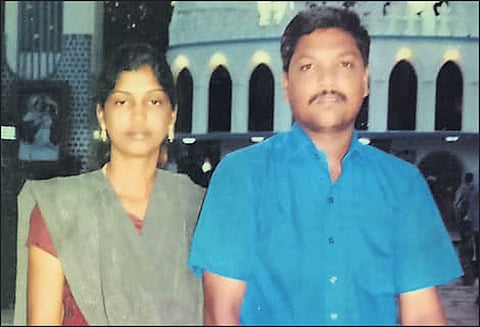 ஐஸ்அவுசில் பரபரப்பு சம்பவம்: கள்ளக்காதல் விவகாரத்தில் கணவன்-மனைவிக்கு அரிவாள் வெட்டு வீடு புகுந்து தாக்கிய கும்பல் தப்பி ஓட்டம்