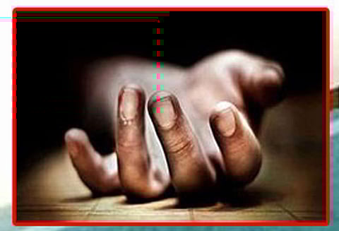 மணலி அருகே கன்டெய்னர் லாரி மோதி 2 வாலிபர்கள் பலி