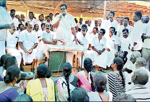 அரசு ஊழியர்களுடன் பேசி சுமுக தீர்வு காண வேண்டும் - தங்கதமிழ்செல்வன் பேட்டி