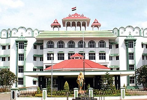 காந்தியடிகள் நினைவு தினம்; தமிழகத்தில் நாளை மதுக்கடைகளை மூட உயர் நீதிமன்ற கிளை உத்தரவு