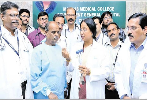 ராஜீவ்காந்தி அரசு பொது மருத்துவமனையில் அறுவை சிகிச்சை இல்லாமல் முதியவருக்கு இருதய ‘வால்வு’ மாற்றம்