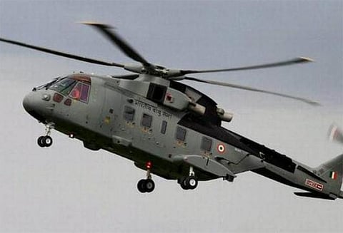 ஹெலிகாப்டர் பேர ஊழல் வழக்கு: ராஜீவ் சக்சேனாவை அமலாக்கப்பிரிவு கோர்ட்டில் ஆஜர்படுத்தியது