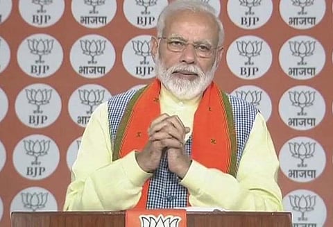 நாடே இந்திய விமானி பற்றி கவலைப்படும்போது பிரதமர் மோடி வாக்குச்சாவடி கட்சி தொண்டர்களுடன் கலந்துரையாடுவதா? எதிர்க்கட்சிகள் கண்டனம்