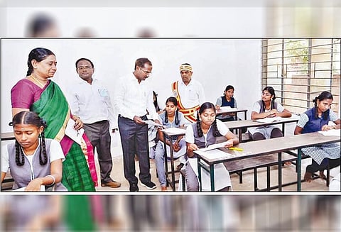 தஞ்சை மாவட்டத்தில் 30 ஆயிரத்து 30 மாணவர்கள் பிளஸ்-2 தேர்வு எழுதினர்