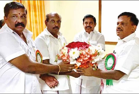 குமரிக்கு வந்த எடப்பாடி பழனிசாமிக்கு அ.தி.மு.க.வினர் உற்சாக வரவேற்பு