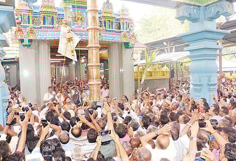 மண்டைக்காடு பகவதி அம்மன் கோவிலில் மாசி திருவிழா கொடியேற்றம் ஆயிரக்கணக்கான பக்தர்கள் பங்கேற்பு