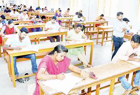 பெரம்பலூர், அரியலூரில் டி.என்.பி.எஸ்.சி. குரூப்-1 தேர்வு