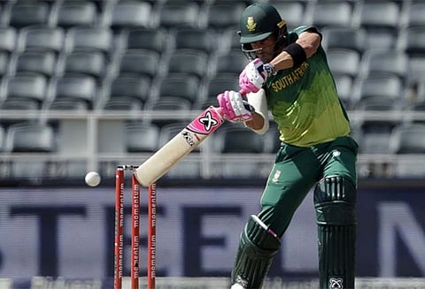 முதலாவது ஒரு நாள் கிரிக்கெட்டில் இலங்கையை எளிதில் வீழ்த்தியது தென்ஆப்பிரிக்கா