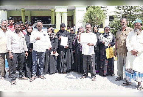 டாஸ்மாக் கடையை அகற்ற வேண்டும் கலெக்டரிடம் கிராம மக்கள் மனு