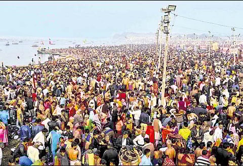 சிவராத்திரியில் மட்டும் 1 கோடி பேர் புனித நீராடினர் - கும்பமேளா நிறைவு பெற்றது