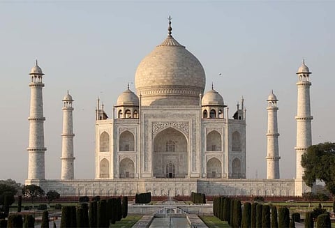 தாஜ்மஹாலை பார்வையிட 3 நாள் இலவச அனுமதி - மாவட்ட நிர்வாகம் அறிவிப்பு