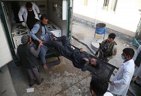 ஆப்கானிஸ்தான்: பயங்கரவாதிகள் தற்கொலைப்படை தாக்குதலில் 17 பேர் பலி