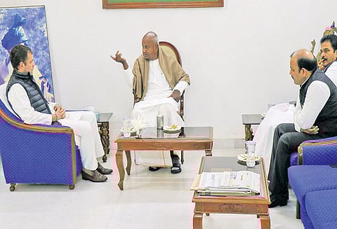 டெல்லியில் தேவேகவுடா-ராகுல்காந்தி பேச்சுவார்த்தை ஜனதாதளம்(எஸ்) கட்சிக்கு 10 தொகுதிகள் ஒதுக்க வலியுறுத்தல்