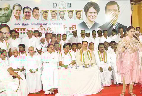 பெண்களுக்கான பாதுகாப்பை ராகுல்காந்தி தான் தர முடியும் குஷ்பு பேச்சு