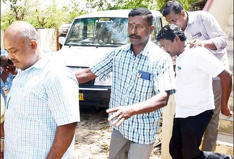 திருச்சியில், மின் இணைப்புக்கு ரூ.20 ஆயிரம் லஞ்சம் வாங்கிய, உதவி செயற்பொறியாளர்- வணிக ஆய்வாளர் கைது