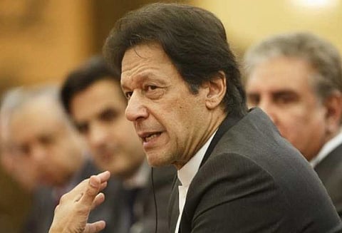 இம்ரான் கானை பதவி நீக்கம் செய்யக்கோரும் மனு: பாக்.நீதிமன்றத்தில் நாளை விசாரணை