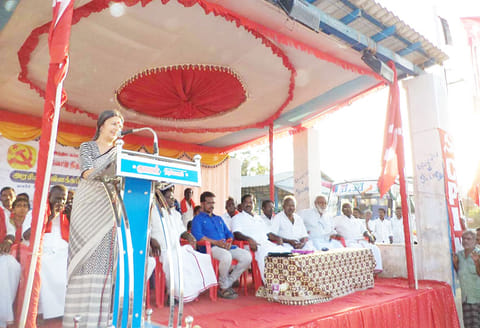 பா.ஜ.க.வின் ஆட்சியால் 1 கோடி இளைஞர்கள் வேலை இழப்பு கறம்பக்குடி கூட்டத்தில் பிருந்தா காரத் பேச்சு