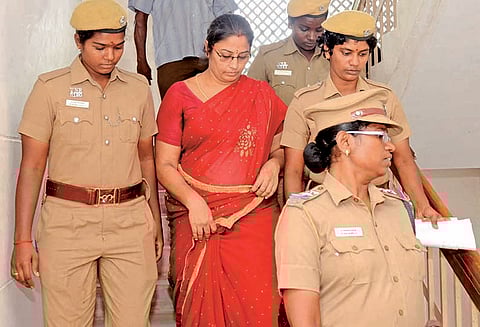 மாணவிகளை தவறாக வழிநடத்த முயன்ற வழக்கில் நிர்மலா தேவிக்கு ஜாமீன் வழங்கப்பட்டது