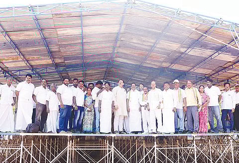 நாகர்கோவிலில் இன்று பிரமாண்ட பொதுக்கூட்டம்: ராகுல்காந்தி, மு.க.ஸ்டாலின் ஒரே மேடையில் பேசுகிறார்கள்