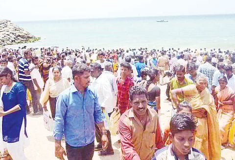 மண்டைக்காடு பகவதி அம்மன் கோவிலில் ஒடுக்கு பூஜை திரளான பக்தர்கள் பங்கேற்பு