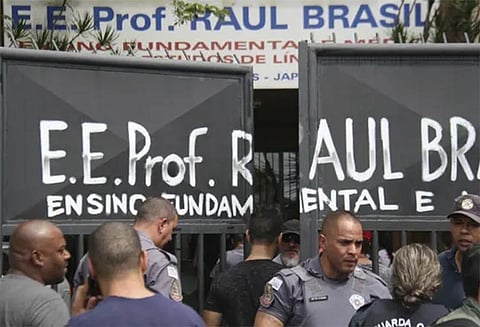 பிரேசிலில் ஆரம்ப பள்ளியில் துப்பாக்கிச் சூடு -6 மாணவர்கள் உள்பட 10 பேர் பலி