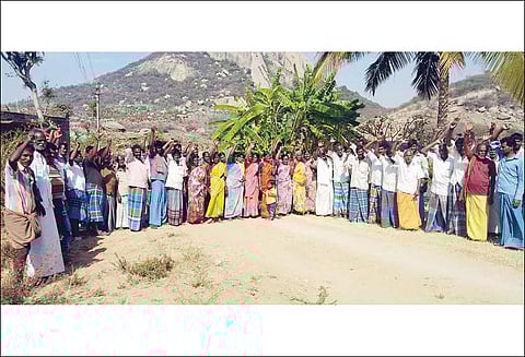 அடிப்படை வசதிகள் செய்து தராததால் நாடாளுமன்ற தேர்தலை புறக்கணிக்க கிராம மக்கள் முடிவு