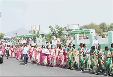 சேந்தமங்கலத்தில் வாக்காளர் விழிப்புணர்வு ஊர்வலம் கலெக்டர் ஆசியா மரியம் தொடங்கி வைத்தார்