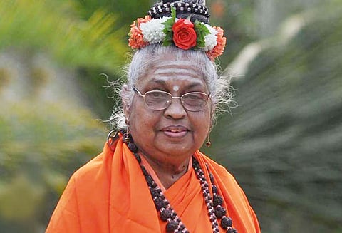 பெங்களூரு தனியார் மருத்துவமனையில் சிகிச்சை பெற்று வந்த மடாதிபதி மாதே மகாதேவி மரணம் முதல்-மந்திரி குமாரசாமி இரங்கல்