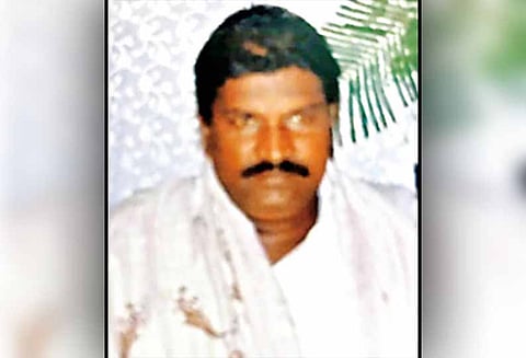 போக்குவரத்துக்கழக ஊழியர் கூட்டுறவு சங்கத்தில் ரூ.53½ லட்சம் கையாடல் செய்ததாக தலைவர் கைது - விழுப்புரத்தில் பரபரப்பு