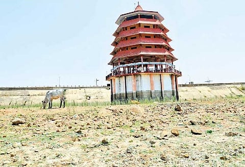 ஏரி கொள்ளளவை அதிகரிக்க செம்பரம்பாக்கம், புழல், சோழவரம் ஏரிகளை தூர்வார நடவடிக்கை