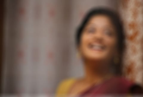 பணிப்பெண் வேலையை தொடர்கிறார்!