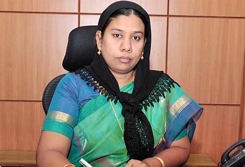 வெயிலின் தாக்கம் அதிகம், கடுமையான பணிகளை செய்ய வேண்டாம், கலெக்டர் அறிவுறுத்தல்