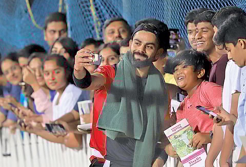 ஐ.பி.எல். கிரிக்கெட் நாளை தொடக்கம்: பெங்களூரு அணி வீரர்கள் சென்னையில் பயிற்சி