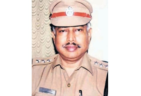 சிலை திருட்டு வழக்கில் போலீசார் நடவடிக்கை ஓய்வு பெற்ற துணை சூப்பிரண்டு காதர்பாட்சா மீண்டும் கைது