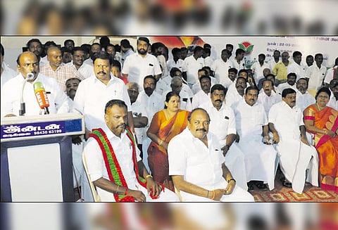 நெல்லை நாடாளுமன்ற தொகுதி, அ.தி.மு.க. வேட்பாளர் மனோஜ் பாண்டியன் அறிமுக கூட்டம்