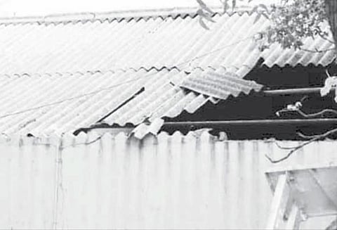 அரியமங்கலத்தில் பரபரப்பு அ.தி.மு.க. முன்னாள் பெண் கவுன்சிலர் வீட்டில் மர்ம பொருள் வெடித்தது